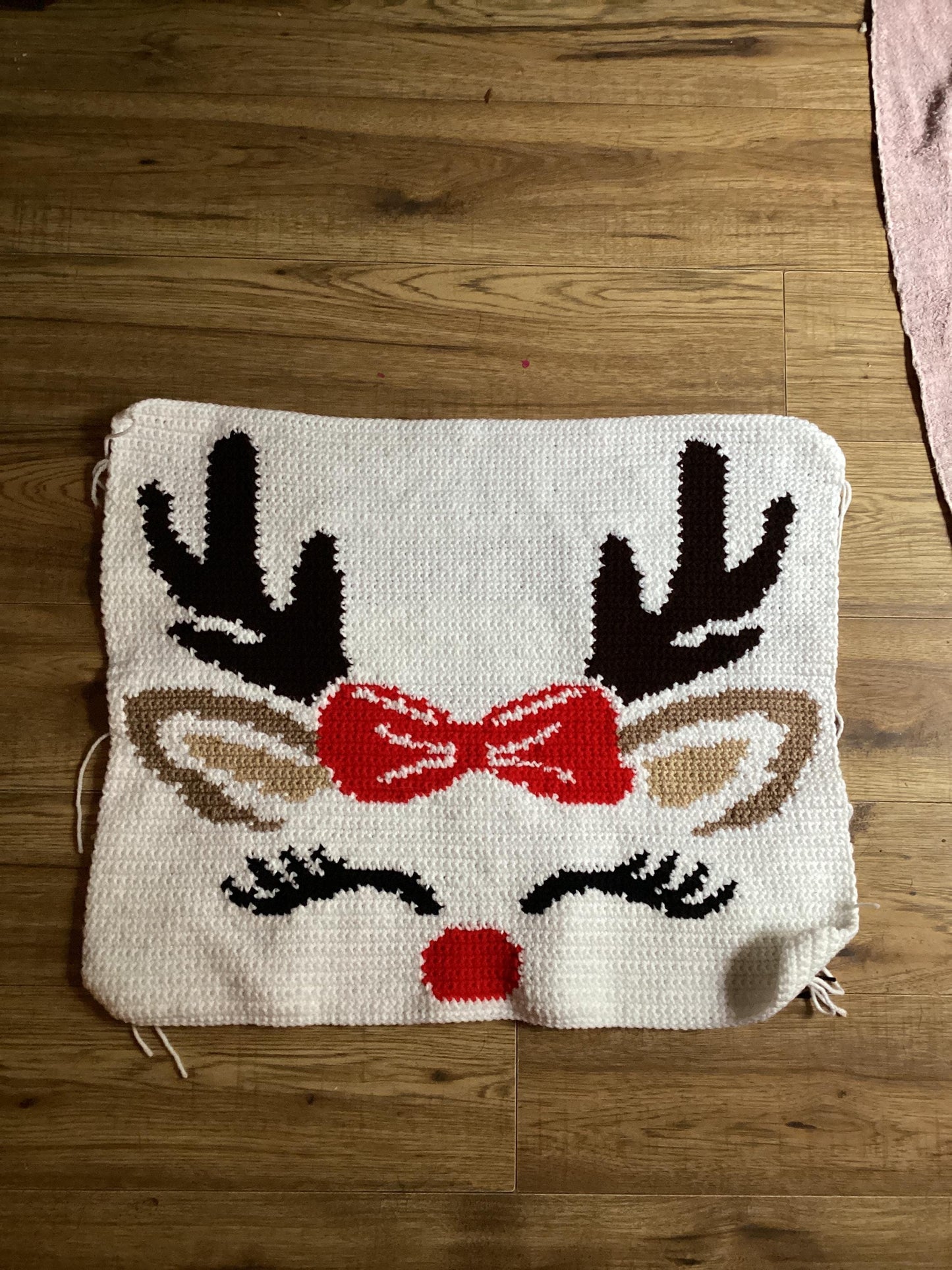 Cutie Deer/ Plaid Crochet Graphghan Pillow Pattern